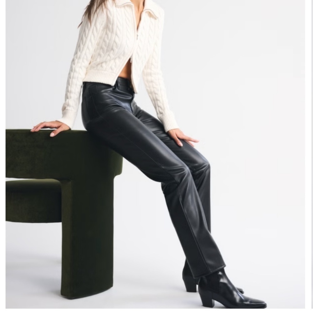Abercrombie & Fitch Women's High Rise 90s Straight Vegan Leather Pant 10L, NWT!